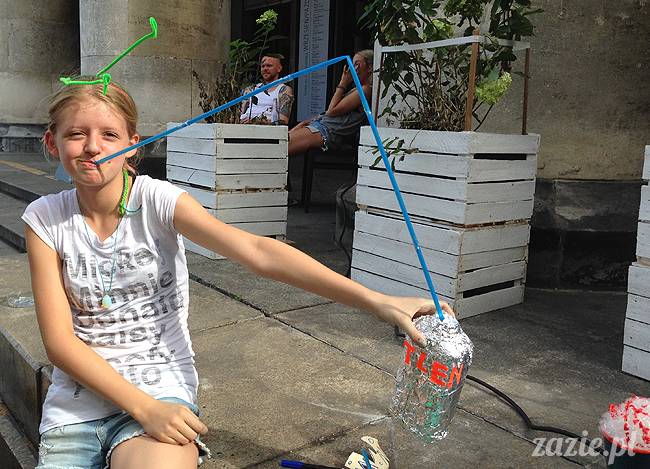 recyklingowe_warsztaty_plastyczne_dla_dzieci_diy_recykling_zazie_syd_cafe_kulturalna_25