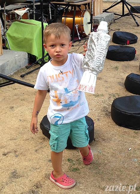 zajęcia dla dzieci, recyklingowe warsztaty plastyczne dla dzieci i rodziców, prowadzenie Olga Zazie i Syd Breslauer, organizator Cafe Kulturalna