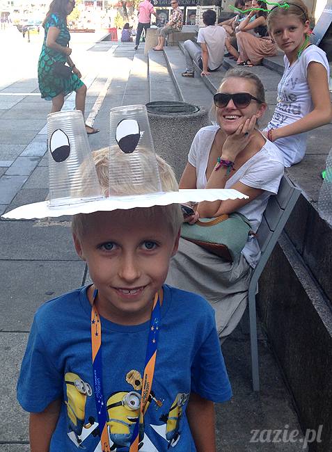 zajęcia dla dzieci, recyklingowe warsztaty plastyczne dla dzieci i rodziców, prowadzenie Olga Zazie i Syd Breslauer, organizator Cafe Kulturalna