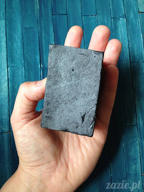 skład i opinie LUSH Charcoal mydło do twarzy