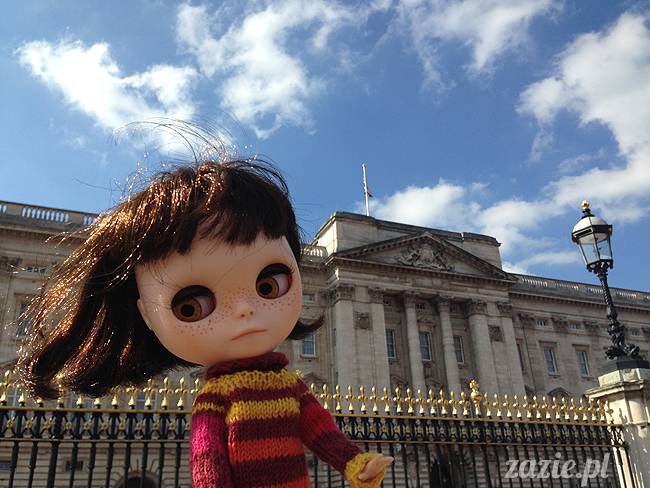 Orka aka Mały Kasztan w Londynie, herbatka u królowej Elżbiety i przejęcie korony Imperium Brytyjskiego, Zazie Custom Dolls