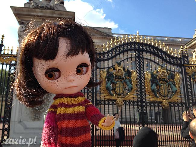 Orka aka Mały Kasztan w Londynie, herbatka u królowej Elżbiety i przejęcie korony Imperium Brytyjskiego, Zazie Custom Dolls