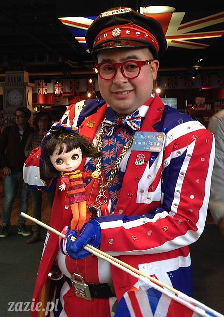 Orka aka Mały Kasztan w Londynie, herbatka u królowej Elżbiety i przejęcie korony Imperium Brytyjskiego, Zazie Custom Dolls