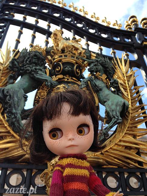 Orka aka Mały Kasztan w Londynie, herbatka u królowej Elżbiety i przejęcie korony Imperium Brytyjskiego, Zazie Custom Dolls