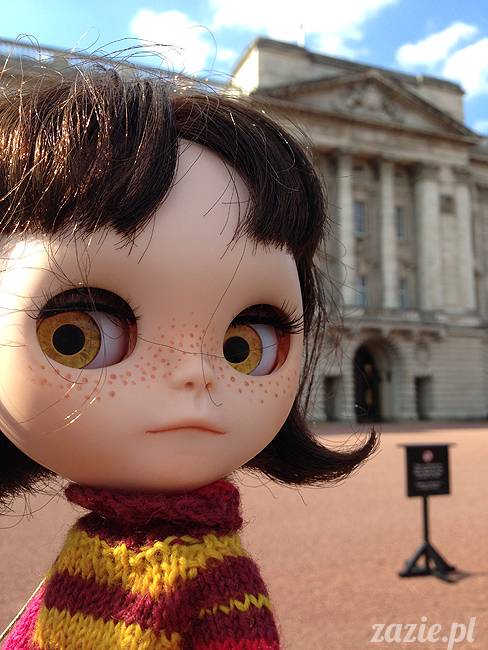 Orka aka Mały Kasztan w Londynie, herbatka u królowej Elżbiety i przejęcie korony Imperium Brytyjskiego, Zazie Custom Dolls