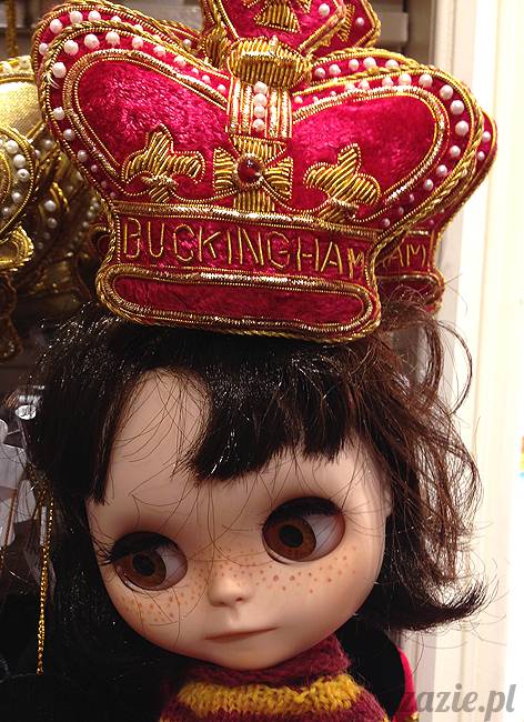 Orka aka Mały Kasztan w Londynie, herbatka u królowej Elżbiety i przejęcie korony Imperium Brytyjskiego, Zazie Custom Dolls