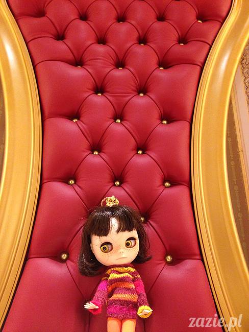 Orka aka Mały Kasztan w Londynie, herbatka u królowej Elżbiety i przejęcie korony Imperium Brytyjskiego, Zazie Custom Dolls