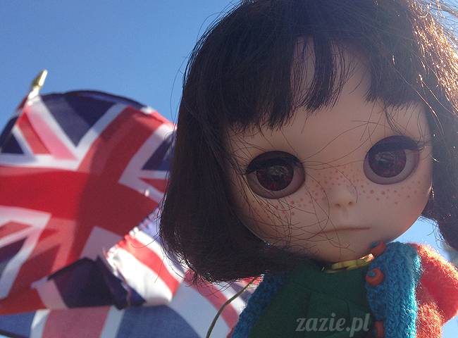 Orka aka Mały Kasztan w Londynie, herbatka u królowej Elżbiety i przejęcie korony Imperium Brytyjskiego, Zazie Custom Dolls