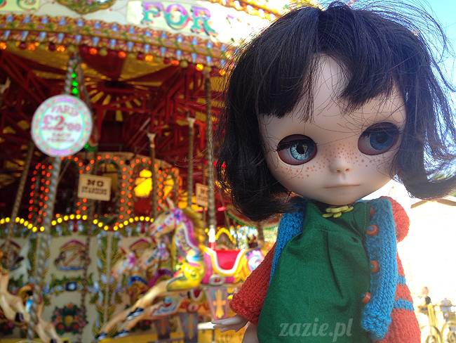 Orka aka Mały Kasztan w Londynie, herbatka u królowej Elżbiety i przejęcie korony Imperium Brytyjskiego, Zazie Custom Dolls