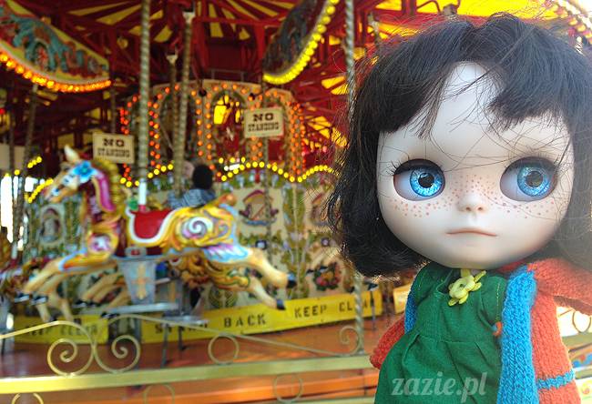 Orka aka Mały Kasztan w Londynie, herbatka u królowej Elżbiety i przejęcie korony Imperium Brytyjskiego, Zazie Custom Dolls