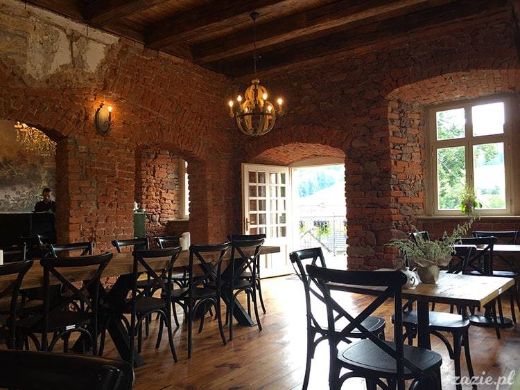 Ścinawka Górna, Dwór Sarny w Ścinawce Górnej