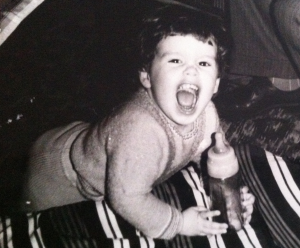 kipiąc bezgłośnie dziką furią