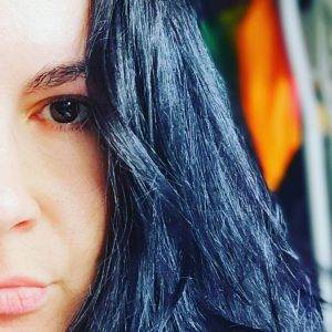 szybciutko zamaskować pustkę i przypudrować ranę?