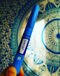 Od gruboty ciała i anoreksji ducha ocal mnie, Magiczna Strzykawo!