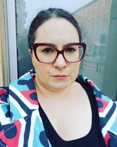 stara, gruba i przeraźliwie smutna