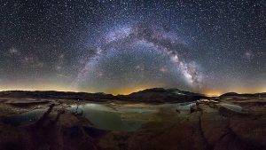 schron z widokiem na kosmos